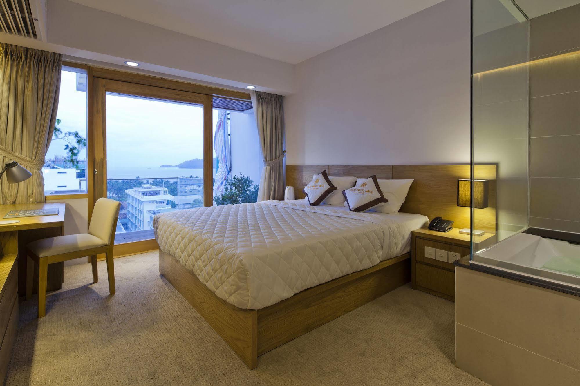 נה טראנג Holiday Hotel מראה חיצוני תמונה