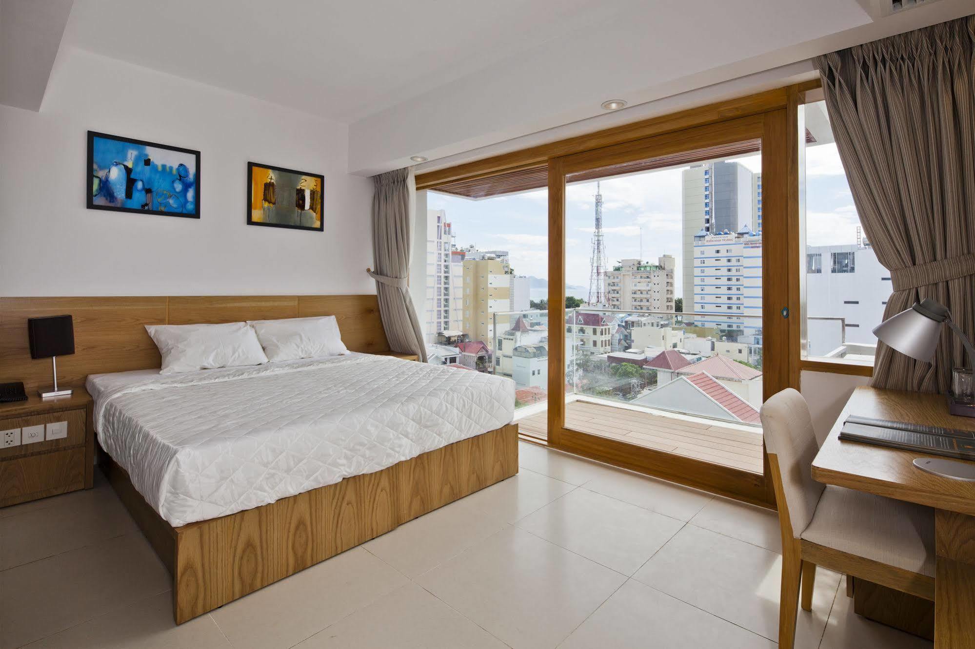 נה טראנג Holiday Hotel מראה חיצוני תמונה