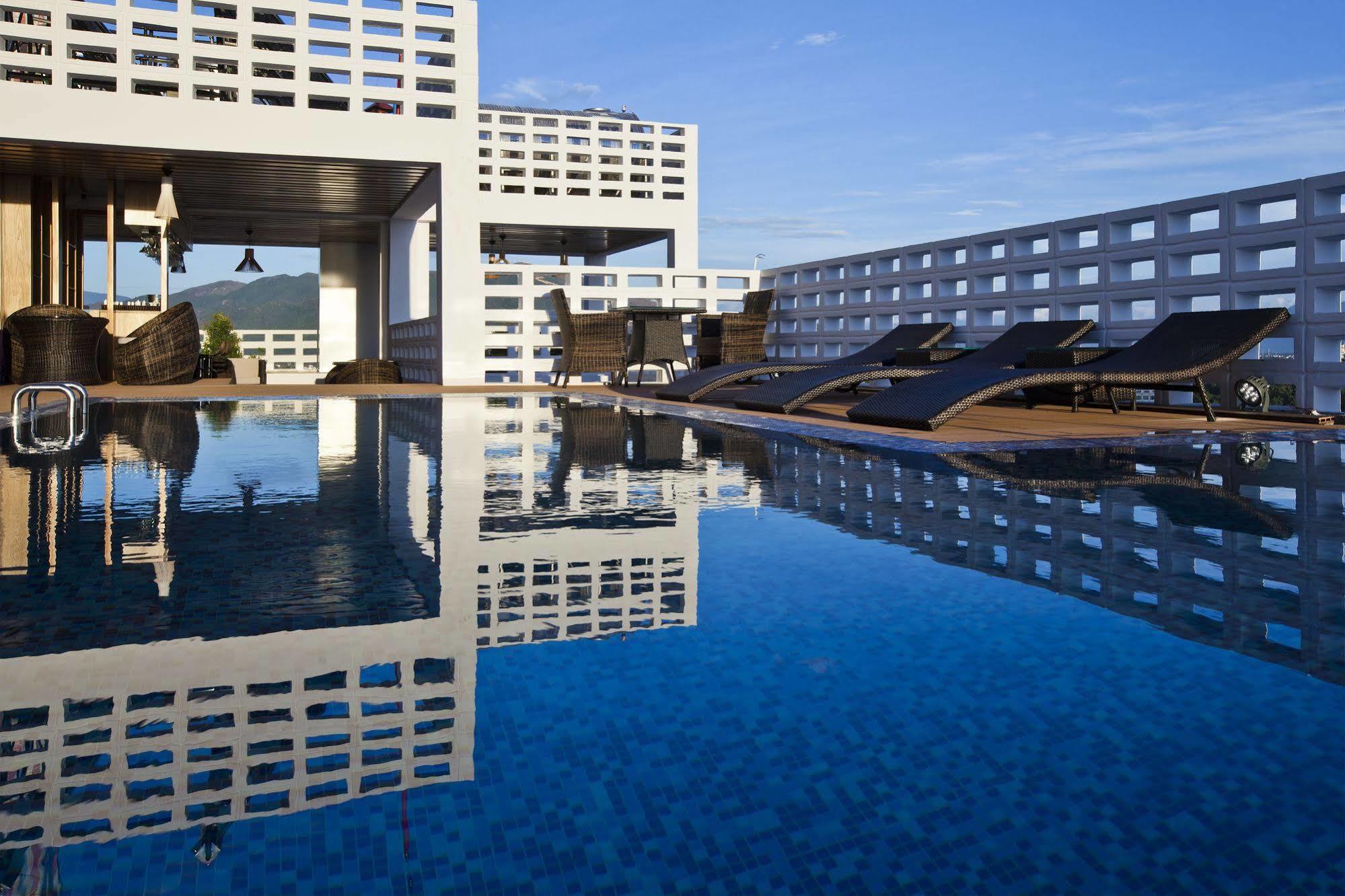 נה טראנג Holiday Hotel מראה חיצוני תמונה