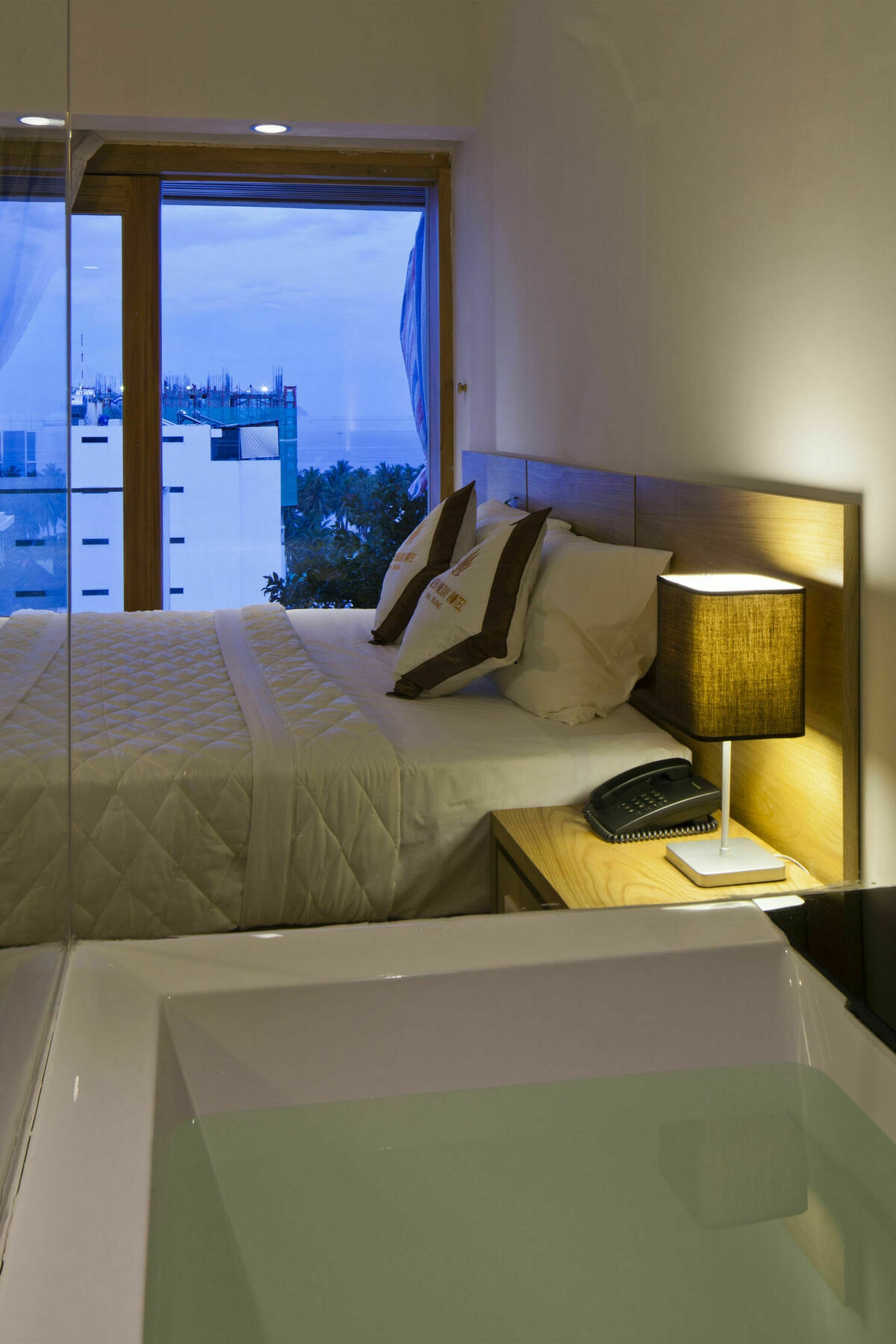 נה טראנג Holiday Hotel מראה חיצוני תמונה